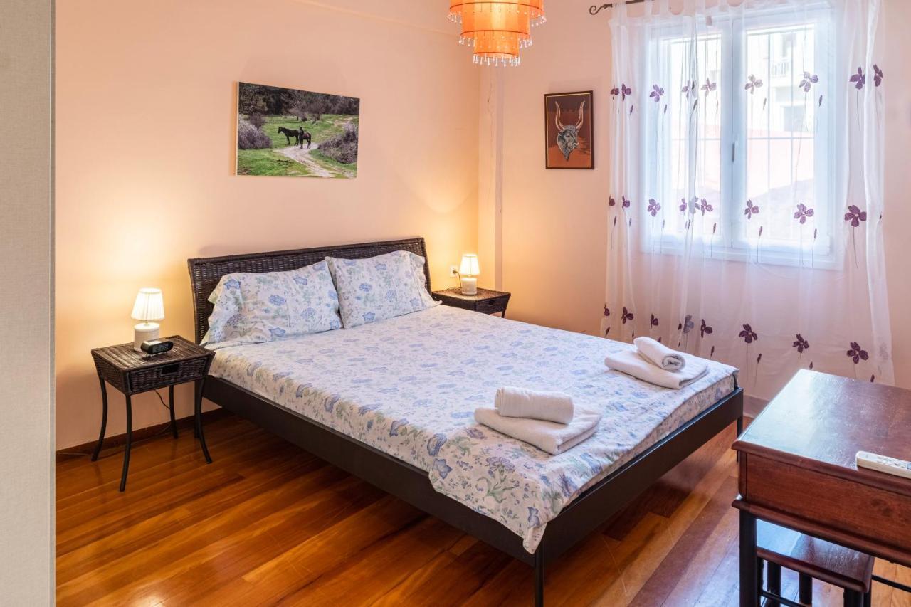 Erika'S Oasis - Stylish Gem Inthe Heart Of History Apartamento Calamata Exterior foto