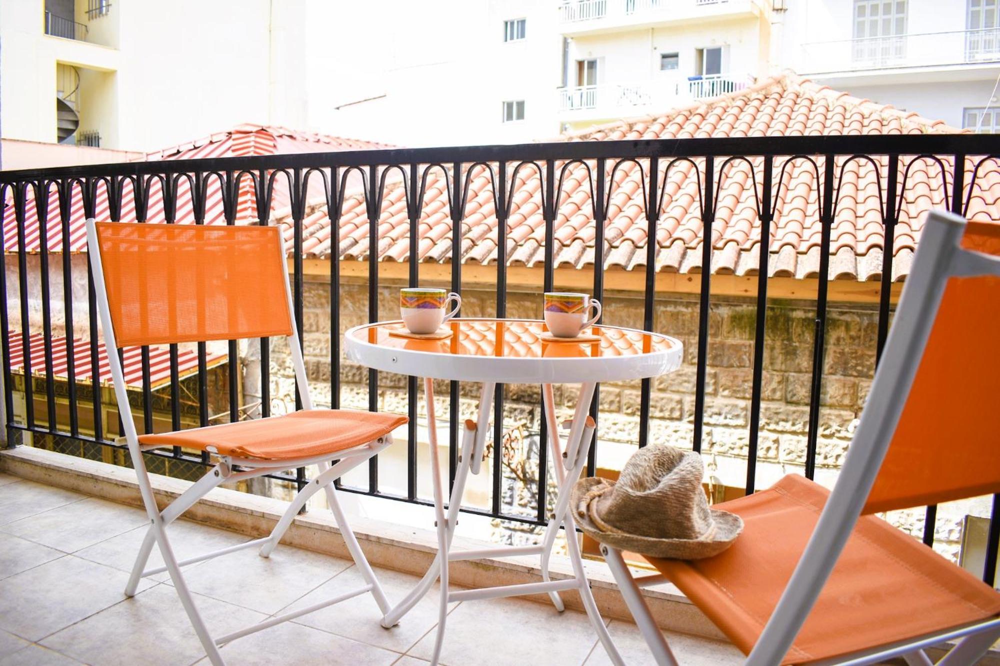 Erika'S Oasis - Stylish Gem Inthe Heart Of History Apartamento Calamata Exterior foto